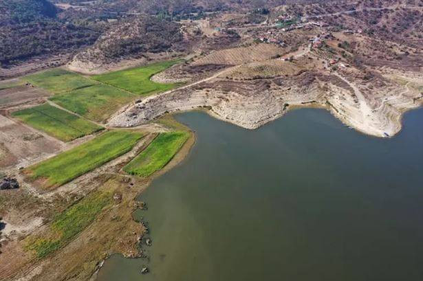 16 bin yıl önce püskürdü Demirköprü Barajı’nın suyu çekilince göründü. Kara olan rengi beyaza döndü - Resim: 5